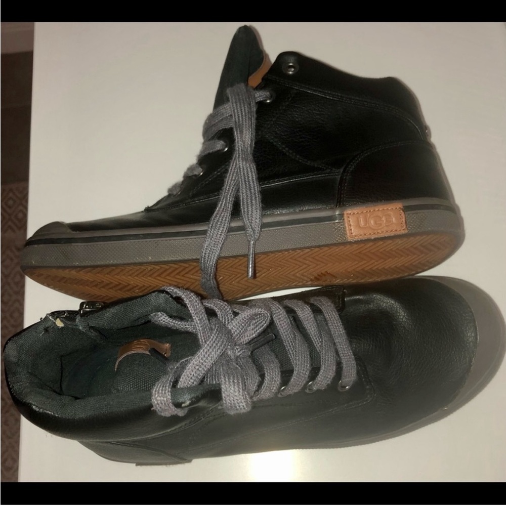 Ugg Palladium Style High Top Black size 6